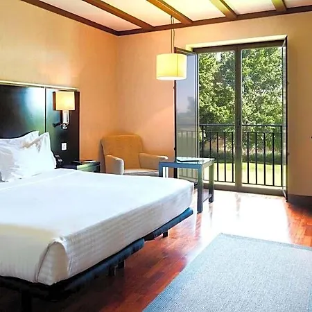 Ac Palacio De Santa Ana By Marriott Отель