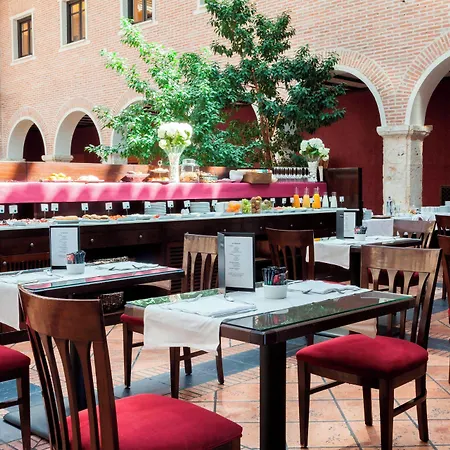 Ac Palacio De Santa Ana By Marriott فندق 5*
