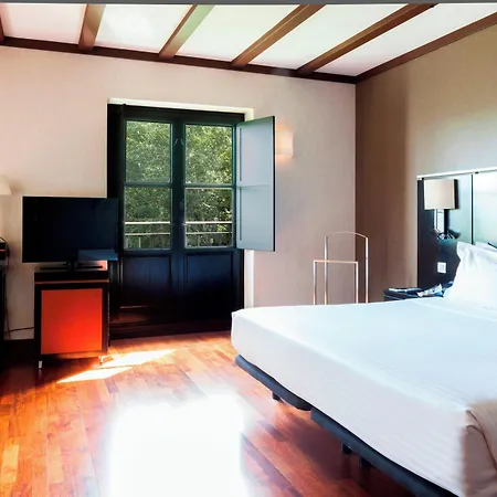 فندق Ac Palacio De Santa Ana By Marriott 5*