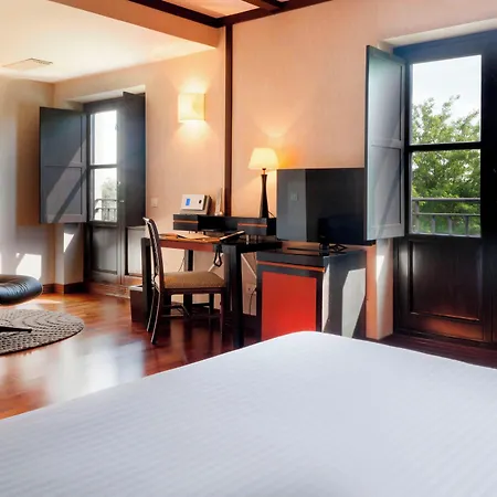 فندق Ac Palacio De Santa Ana By Marriott 5*