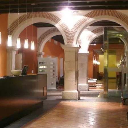 فندق Ac Palacio De Santa Ana By Marriott 5*