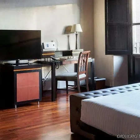Ac Palacio De Santa Ana By Marriott Hotel 5*